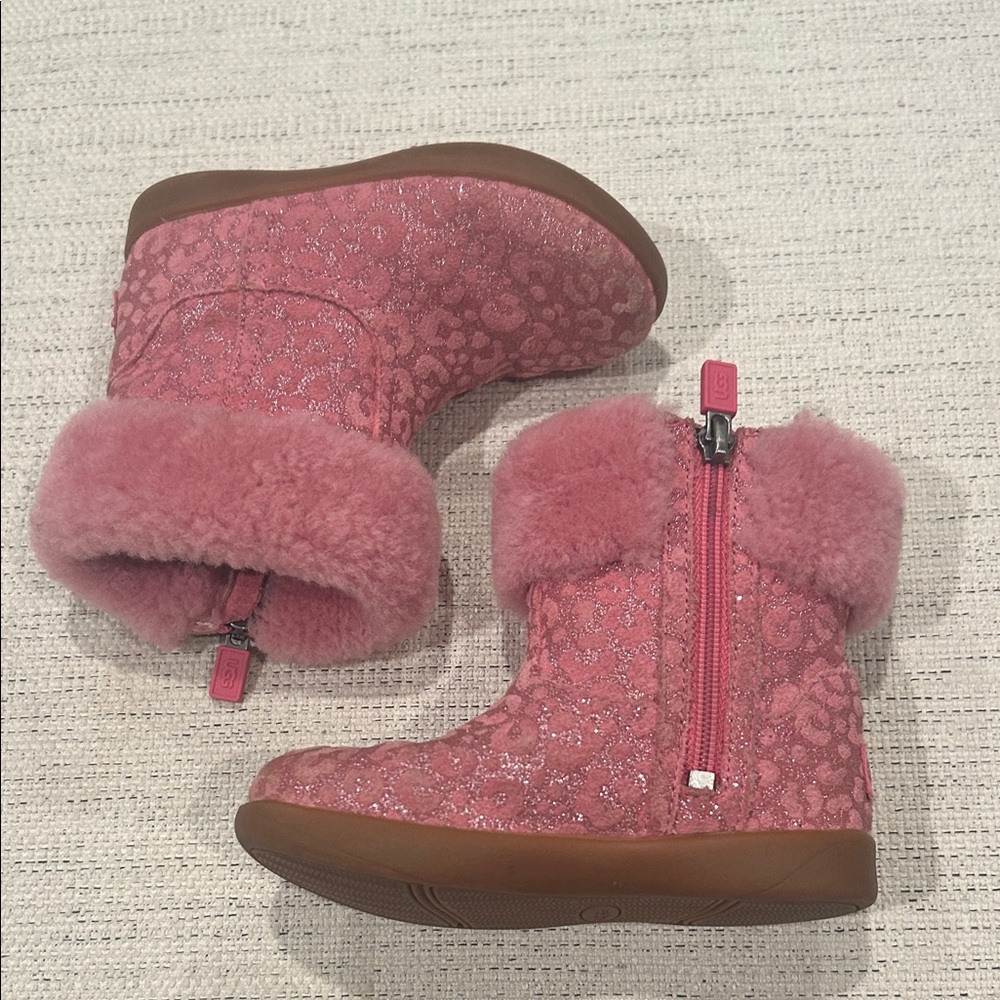 UGG Pink Glitter Leopard Kids Boots - Picture 2 of 5